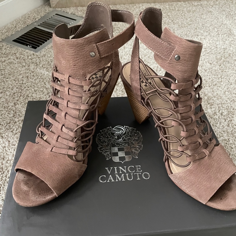 Vince Camuto Evel Caged Sandal Open Toe size 8.5